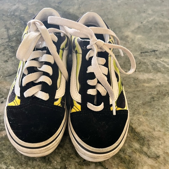 Like new Kids Vans - Picture 1 of 3